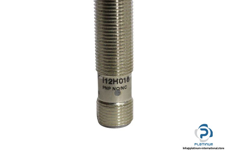 wenglor-I12H018-inductive-sensor-(new)-2