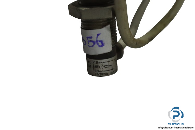 diell-AM1-AP-2C-cylindrical-inductive-sensor(used)-2
