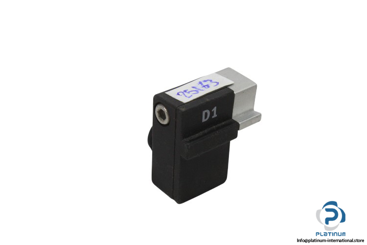 festo-SMTSO-8E-PS-M12-LED-24-proximity-sensor-(new)-1