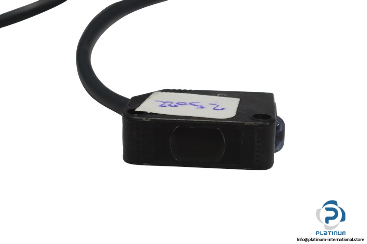 omron-E3Z-T81-D-through-beam-sensor-(used)-2