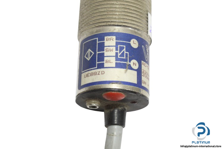 wenglor-D-7992-proximity-sensor-(used)-1