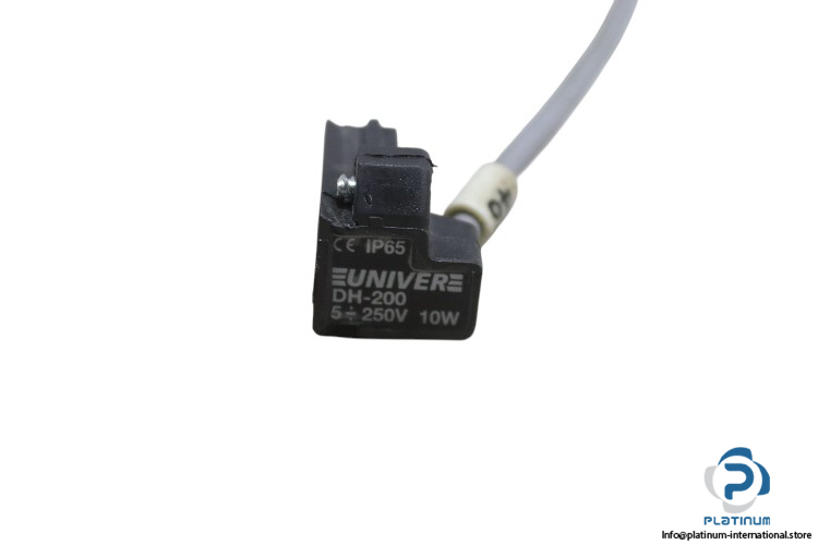 univer-DH-200-proximity-sensor(used)-1