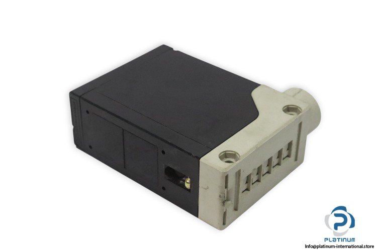 telemecanique-XUE-H3000-photoelectric-sensor-(new)-1