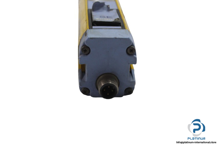 datasensor-SE4-35-120-PP-W-emitter-(used)-2