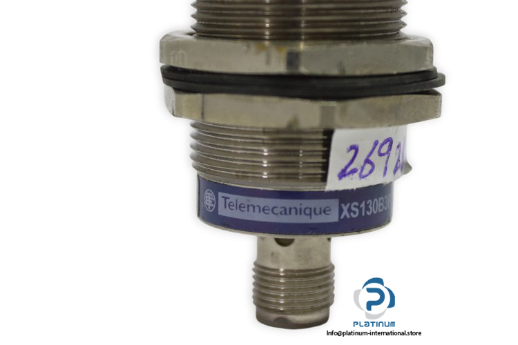 telemecanique-XS130B3PAM12-inductive-sensor-(used)-2