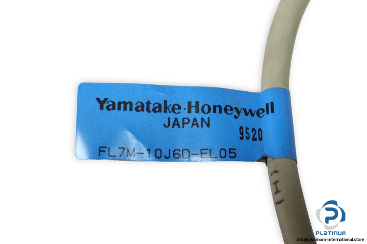 yamatake-honeywell-FL7M-10J6D-EL05-proximity-switch-(used)-2