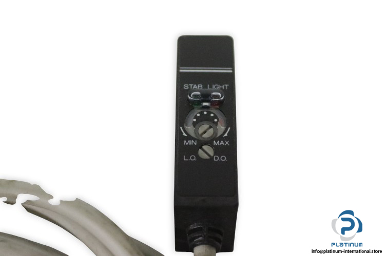 yamatake-HPA-R11-E-photoelectric-microswitch-sensor-used-2