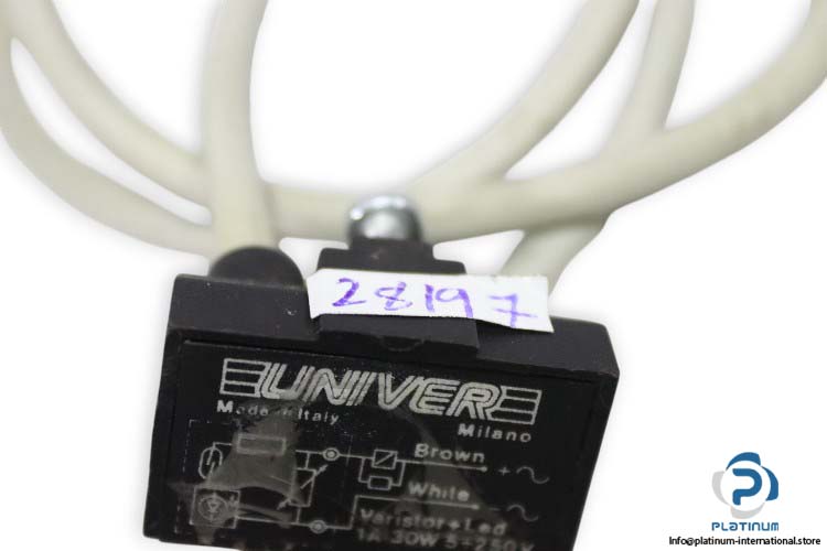 univer-KM-032050-magnetic-sensor-(used)-1