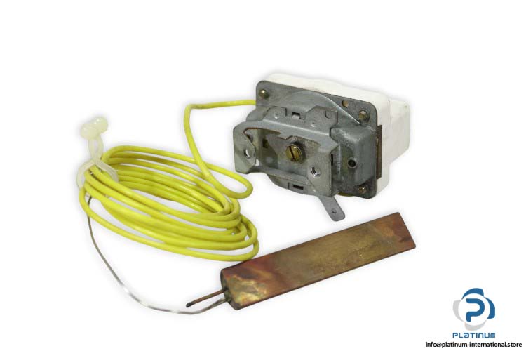 725-12-thermostat-(used)-1