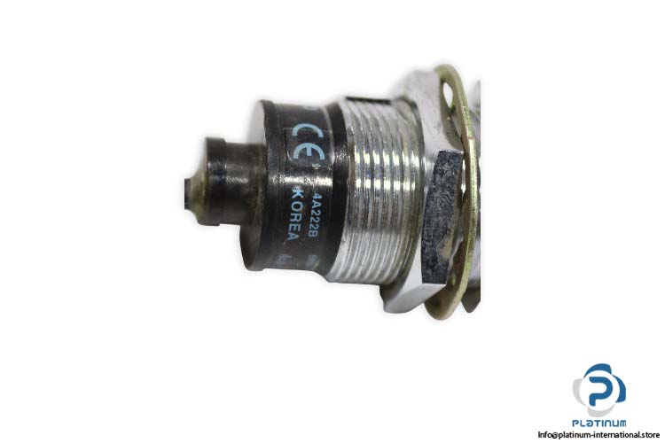 autonics-PRT30-10DO-cylindrical-inductive-proximity-sensor-(used)-1