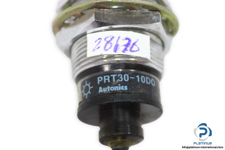 autonics-PRT30-10DO-cylindrical-inductive-proximity-sensor-(used)-2