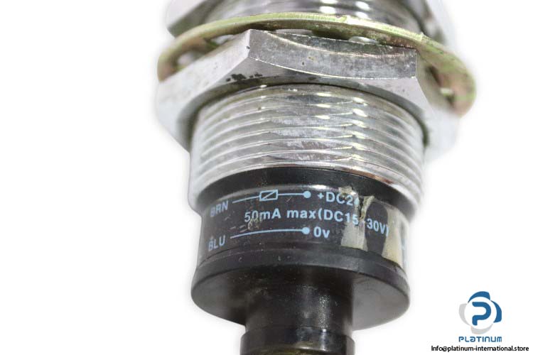 autonics-PRT30-10DO-cylindrical-inductive-proximity-sensor-(used)-3