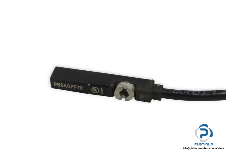 parker-P8SAGPFTX-magnetic-cylinder-sensor-(Used)-1