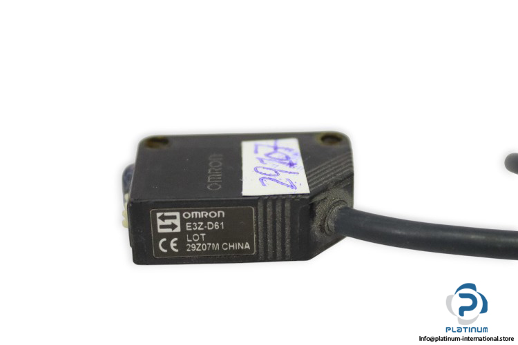omron-E3Z-D61-compact-photoelectric-sensor-used-1