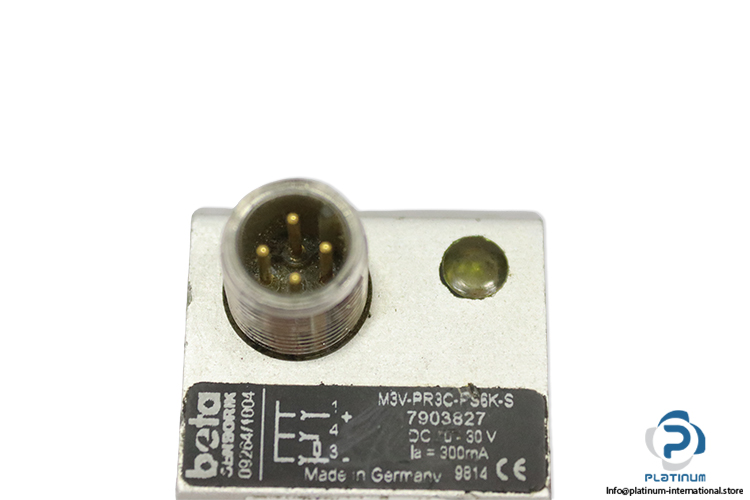 beta-m3v-pr3c-ps6k-s-magnetic-proximity-sensor(used)-1