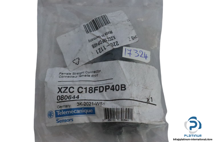 telemecanique-XZC-C18FDP40B-female-straight-connector-(new)-2