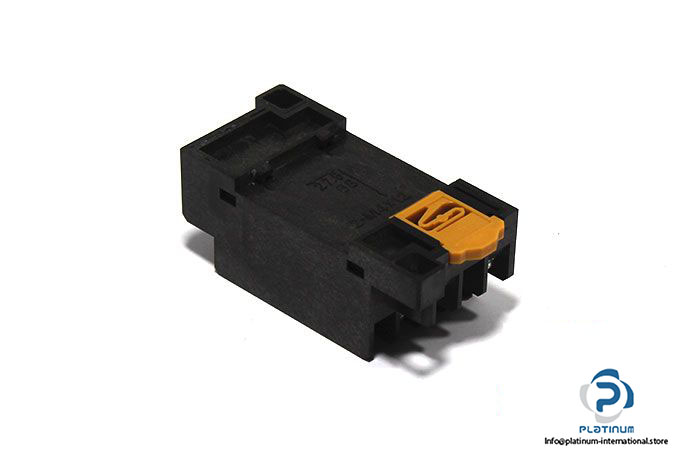 omron-ptf11a-relay-socket-1