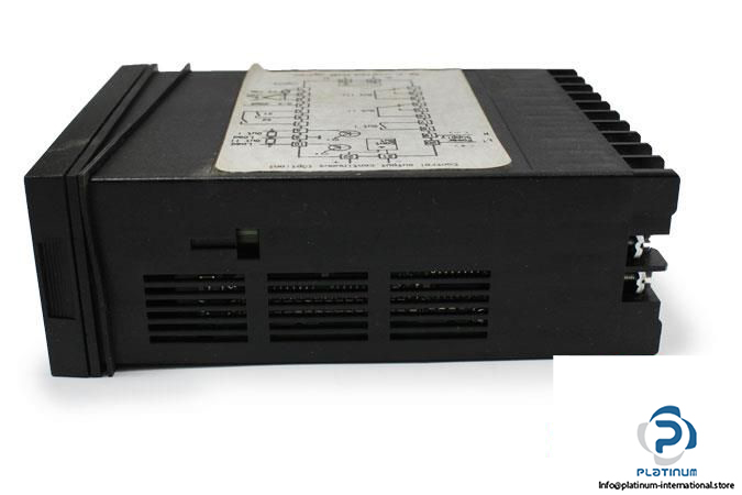 seli-2000-digital-temperature-controller5_675x450