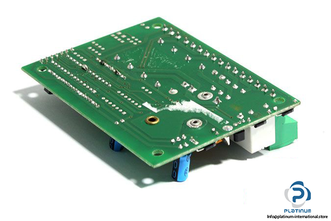 6m13c-001-circuit-board-2