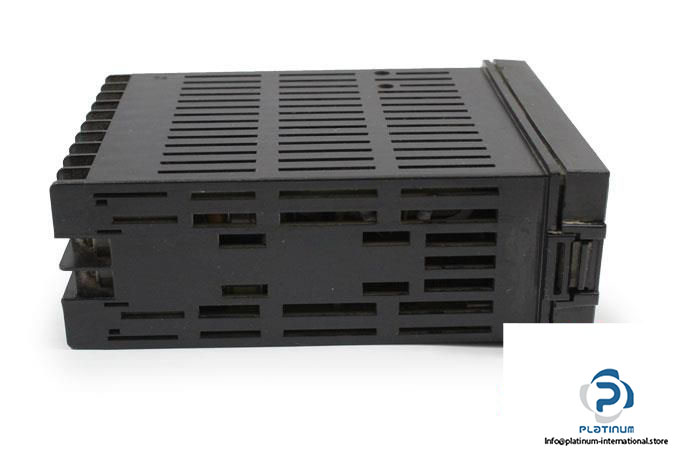 omron-e5ek-prr2-500-digital-controller4_675x450