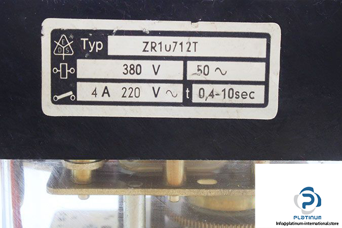 dold-zr1u712t-0-4-10-s-time-relay-3