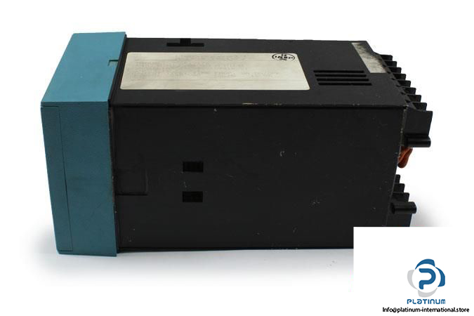 honeywell-dc2003-2-0000-0000-00-0112-ge-temperature-controller3_675x450