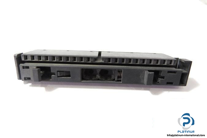 siemens-6es7-392-1aj00-0aa0-swmrld-front-connector3_675x450
