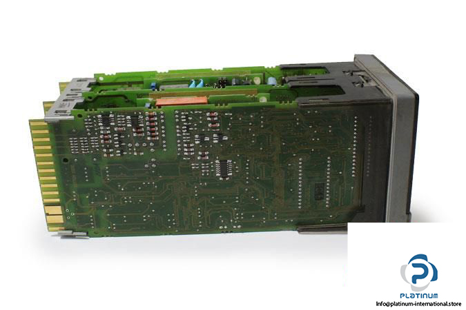 eurotherm-regulateur-904p-temperature-controller3_675x450