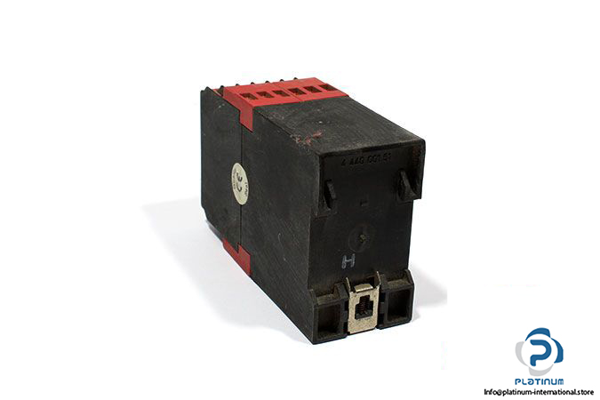 schneider-xpsbc1110-safety-module-1