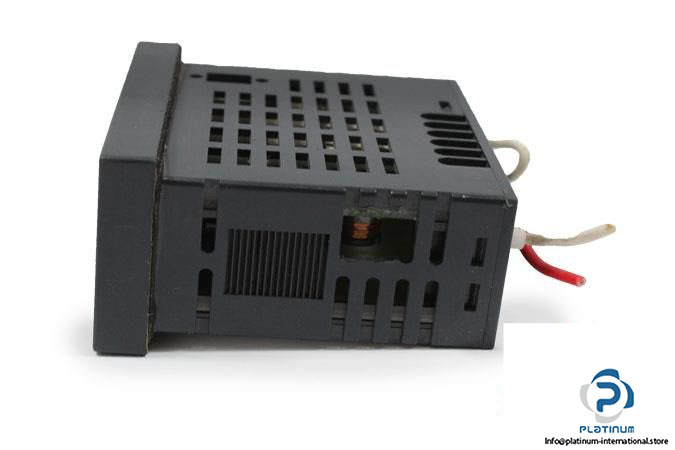 gefran-4t-72-3-00-9-000-temperature-indicator3_675x450
