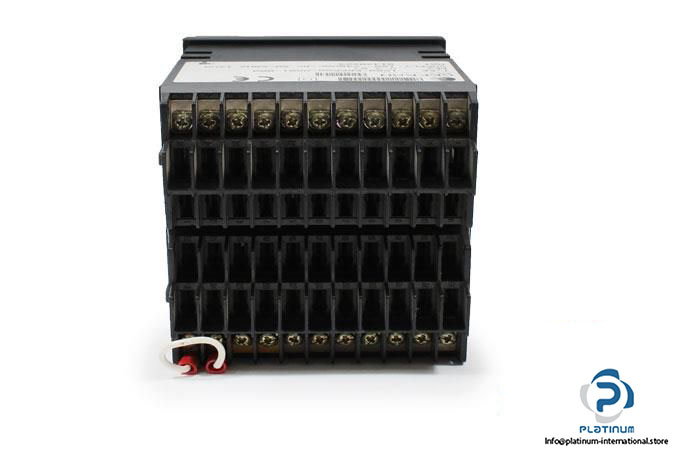 gefran-1800-rrrr00-0001-000-process-controller4_675x450
