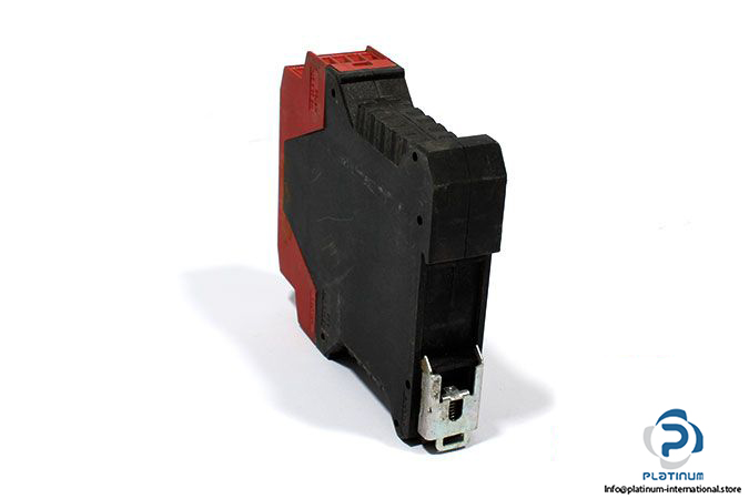 schneider-xpsbae5120p-safety-relay-1