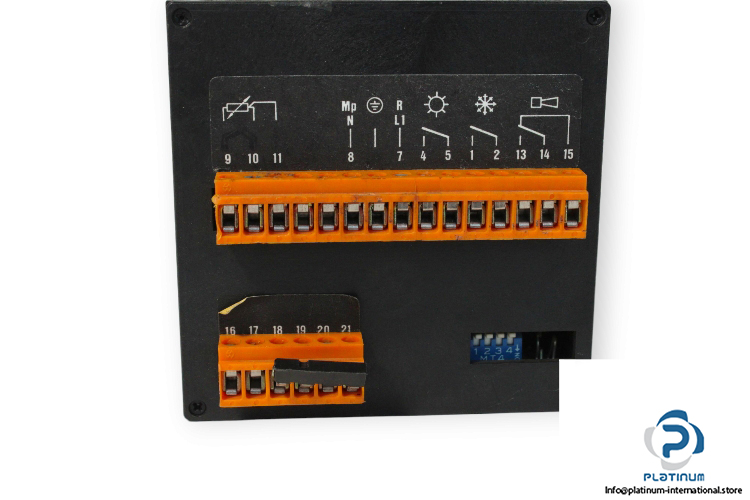 single-RCQ-5100-12-111-0-S-temperature-controller-(used)-3