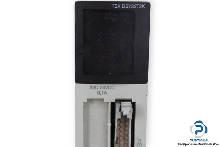 schneider-TSXDSY32T2K-discrete-output-module-used-3