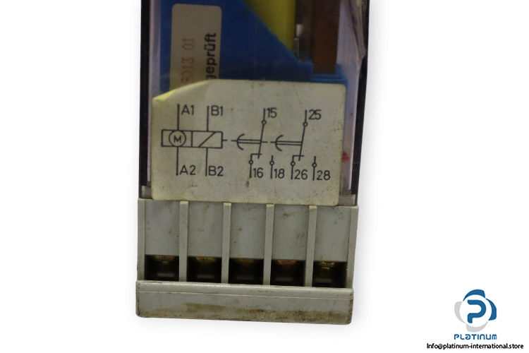 dold-AA-7616.82-timer-used-3