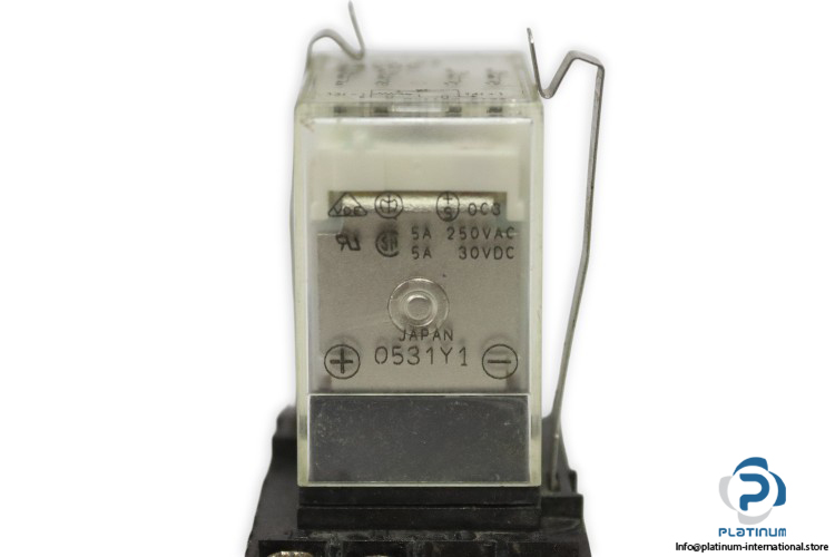 omron-my2n-d2-plug-in-power-relay-with-socket(new)-1