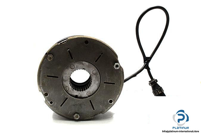 lenze-bfk458-12e-24v-32nm-spring-applied-brake3_675x450