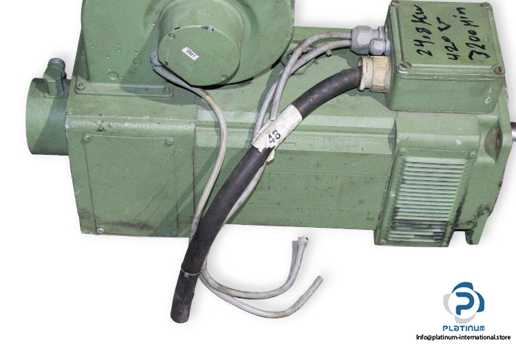 lenze-GFQURS112-22-dc-motor-used-2
