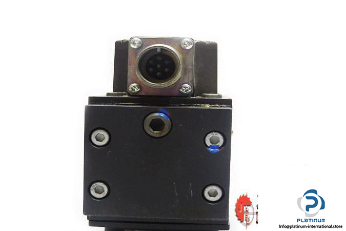 rexroth-4ws2em10-servo-directional-control-valve-of-4-way-design4_675x450