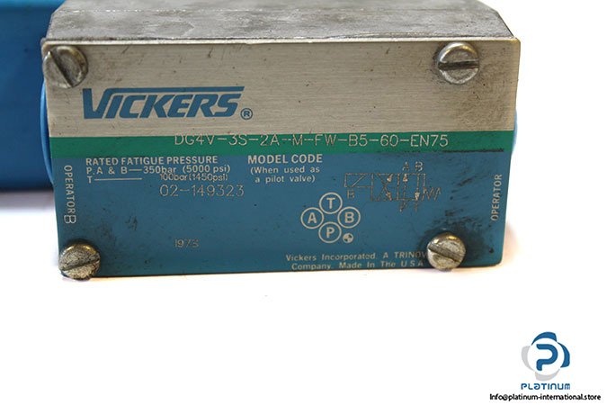 vickers-dg4v-3s-2a-m-fw-b5-60-en75-solenoid-operated-directional-valve-1