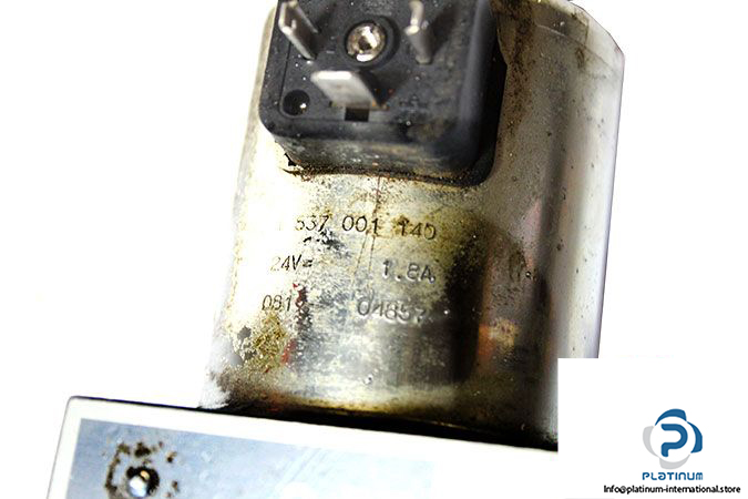 bosch-0-810-001-904-directional-control-valve-2