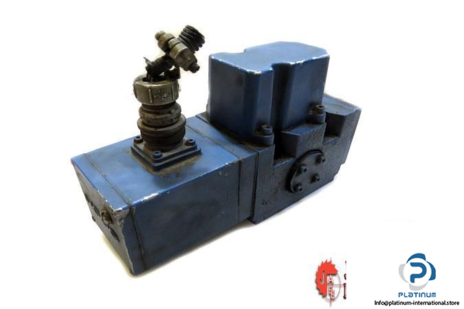 moog-d661-servo-valve3_675x450