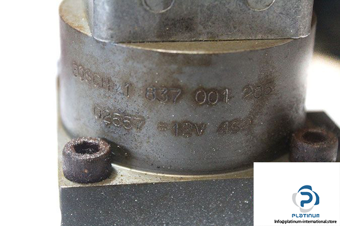 bosch-0-810-403-001-directional-control-valve-2