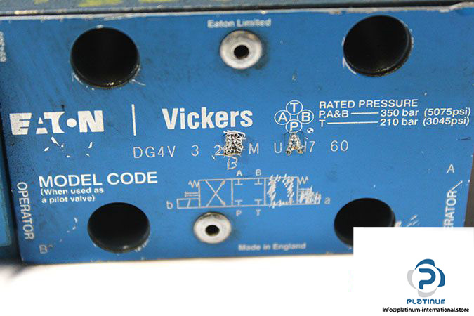 vickers-dg4v-3-2b-m-u-a7-60-solenoid-operated-directional-valve-1