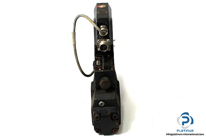 parker-d31fpe02ec4hk0020-servo-proportional-control-valve-2