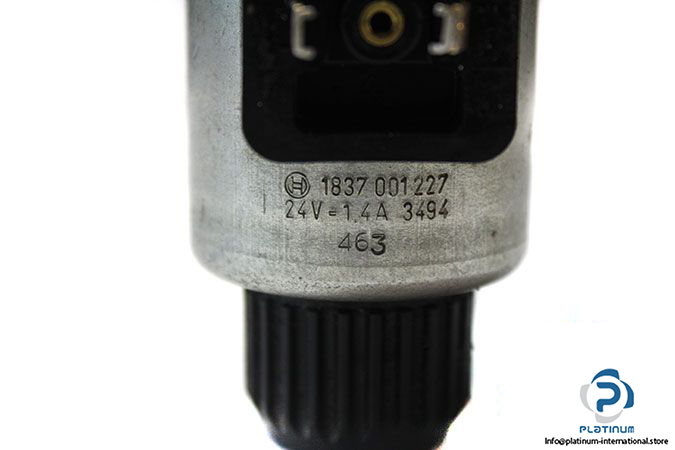 bosch-0-810-091-266-directional-control-valve-2