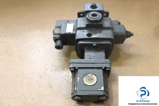 rexroth-1pv2v4-1520re01mc100a1-variable-vane-pump3_675x450