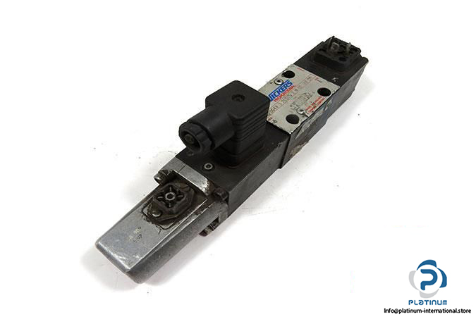 vickers-kfdg4v-3-2c07n-z-m-u1-h7-20-proportional-directional-valve-4_675x450