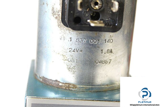 bosch-0-810-001-899-directional-control-valve-2