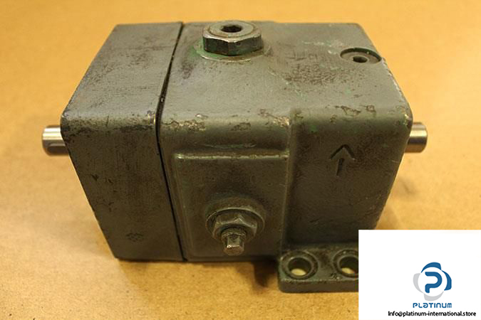 rexroth-1pv6v3-4025rd08mc40-variable-vane-pump4_675x450